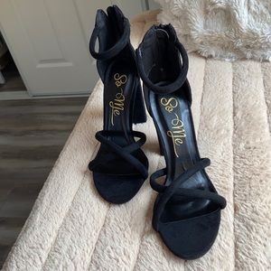 Brand new never worn black block heel strappy 6.5